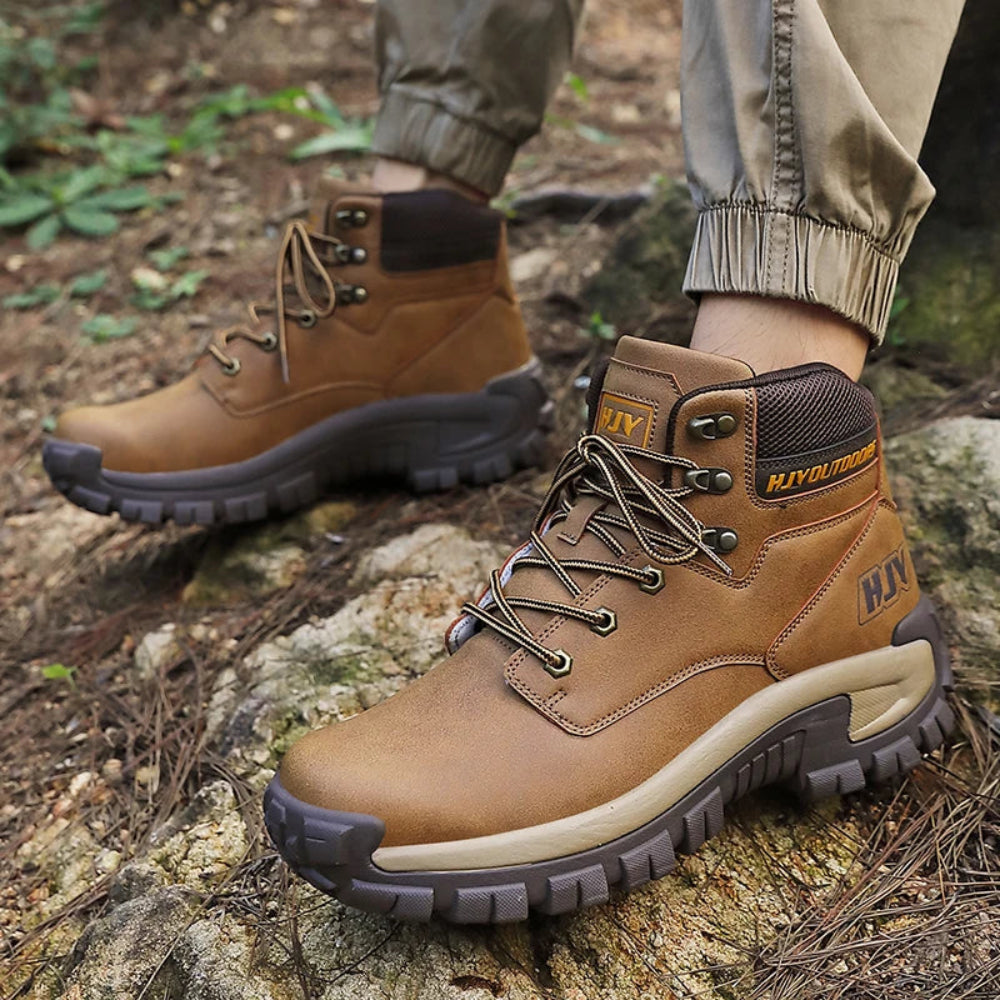 Men's high-top hiking boots with a padded collar and lug sole