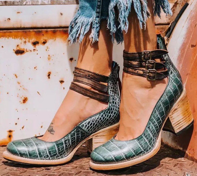 Women's Sandals - Elegant and Comfortable Sandals in Dark brown (Almost Sold Out)