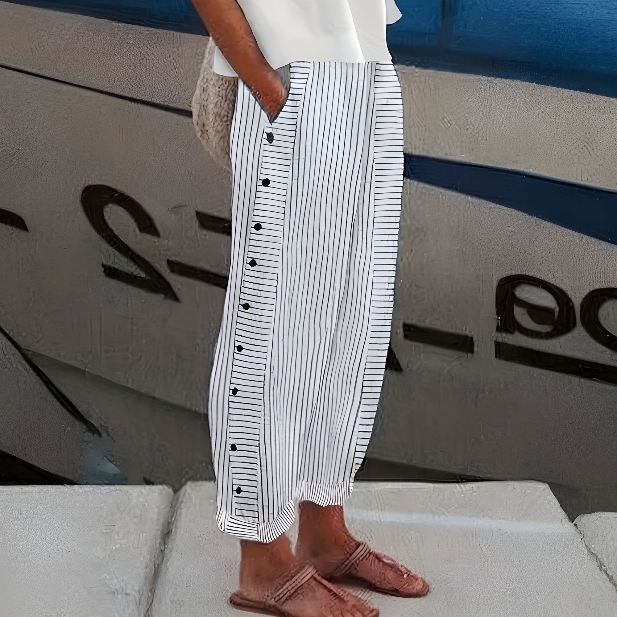Women's Trousers - Comfortable Pants with Side Pockets in Black