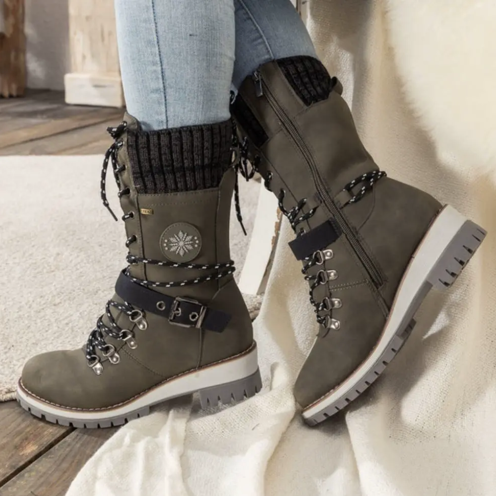Women's lace-up winter boots with a knitted cuff and buckle