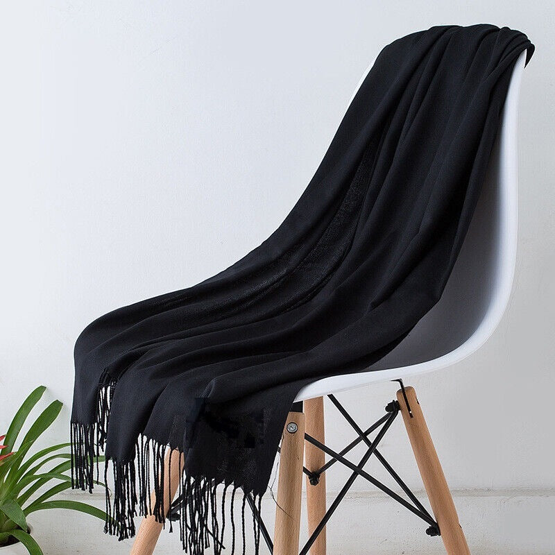 Women's large plain scarf in a soft weave with a short fringe - black