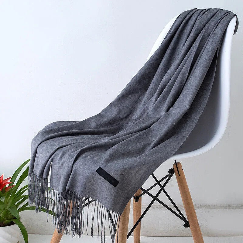 Women's large plain scarf in a soft weave with a short fringe - grey