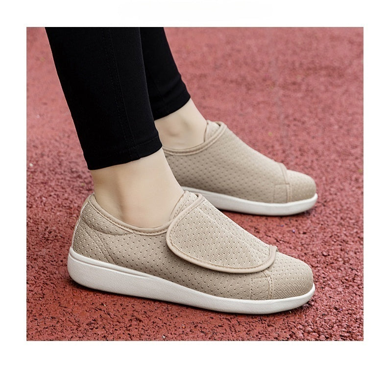 Lightweight diabetic shoe for wide feet with a wide touch-fastening flap - view 3
