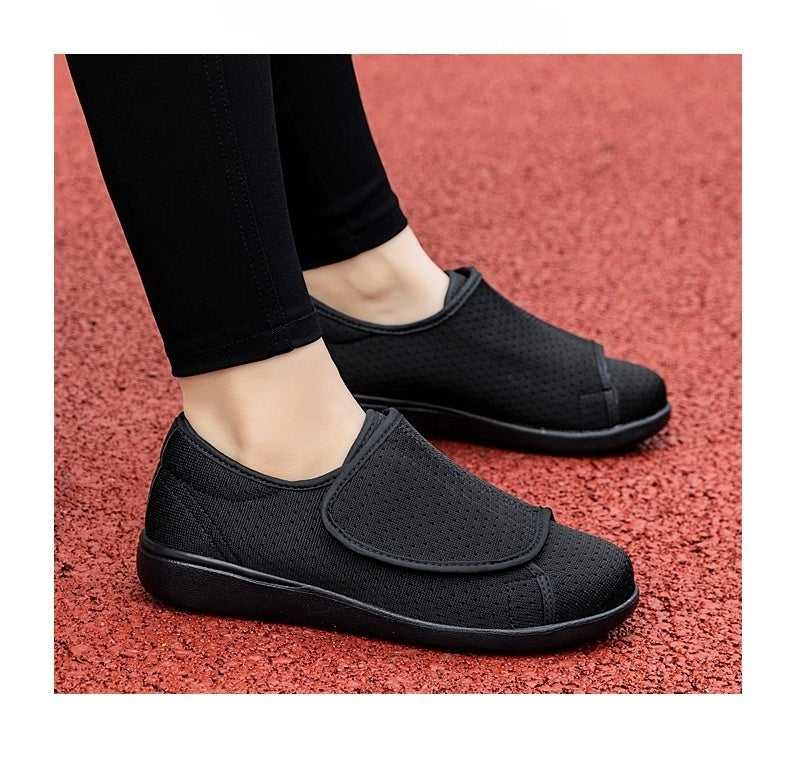 Lightweight diabetic shoe for wide feet with a wide touch-fastening flap - view 4