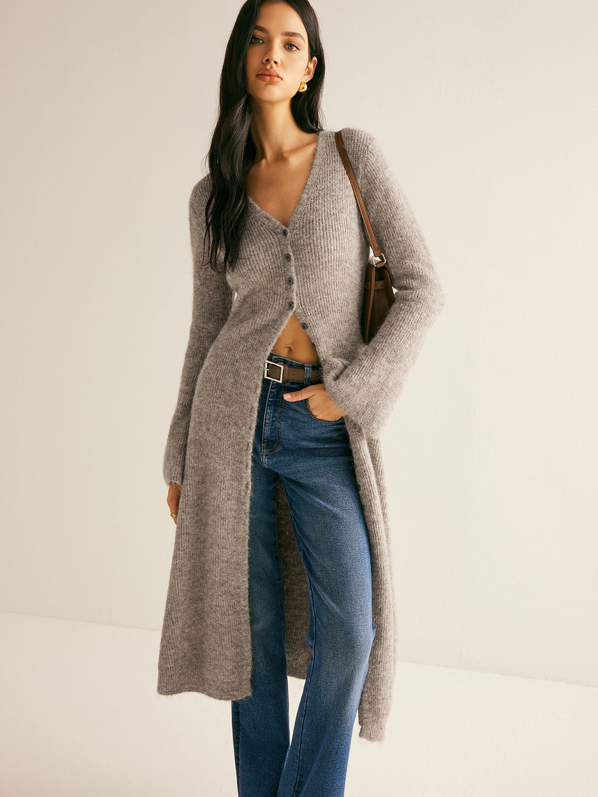 Women's longline cardigan with a V-neck, small buttons and flared sleeves