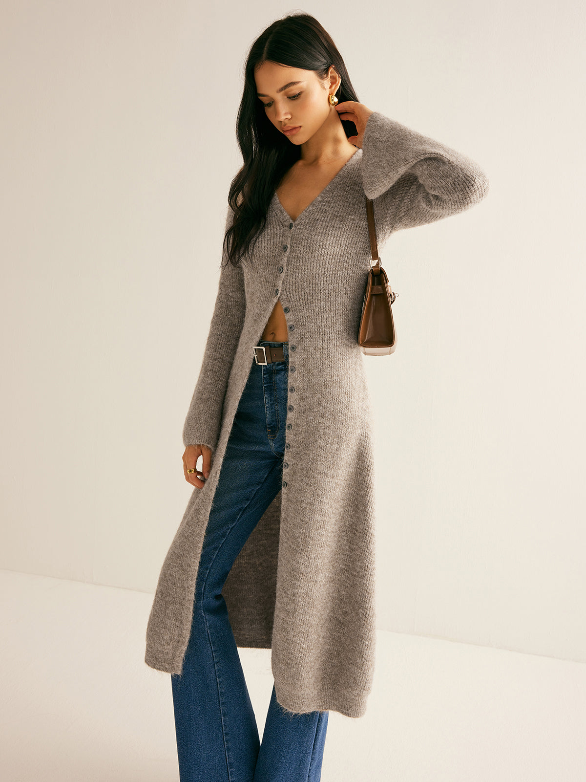 Women's longline cardigan with a V-neck, small buttons and flared sleeves
