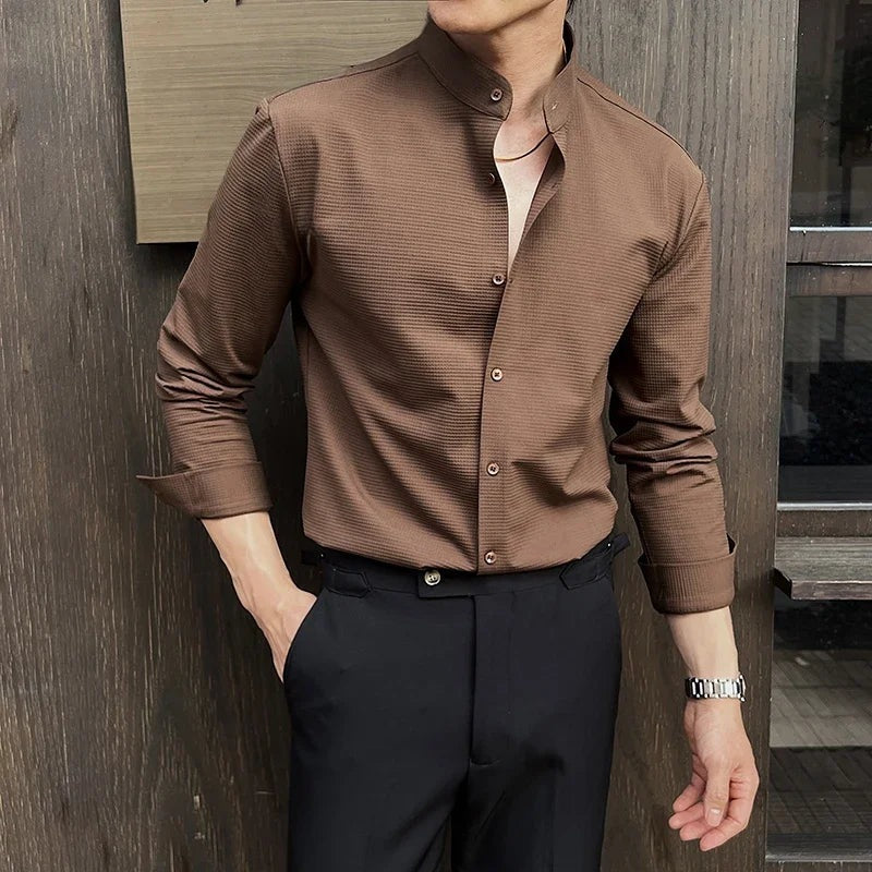Men's slim fit band collar shirt with long sleeves and a fine texture - brown