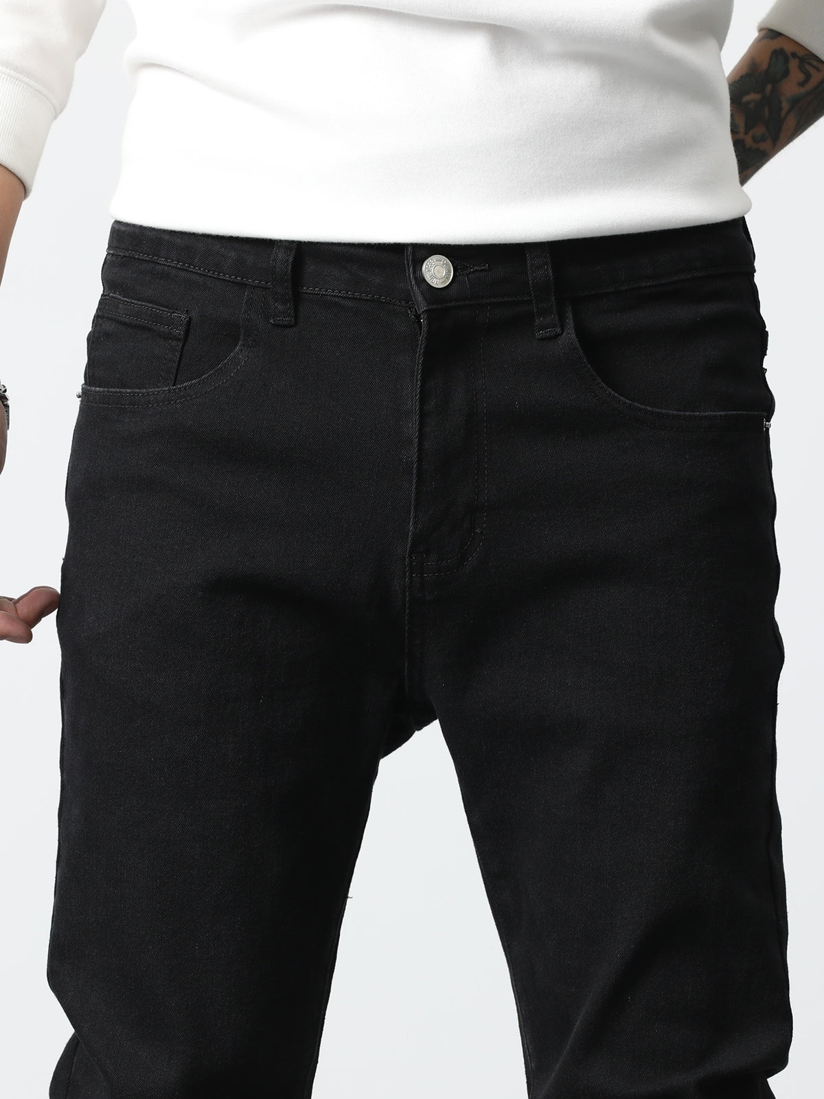 Skinny jeans for men with a slim leg down to the ankle, five pockets and a zip fly - view 3