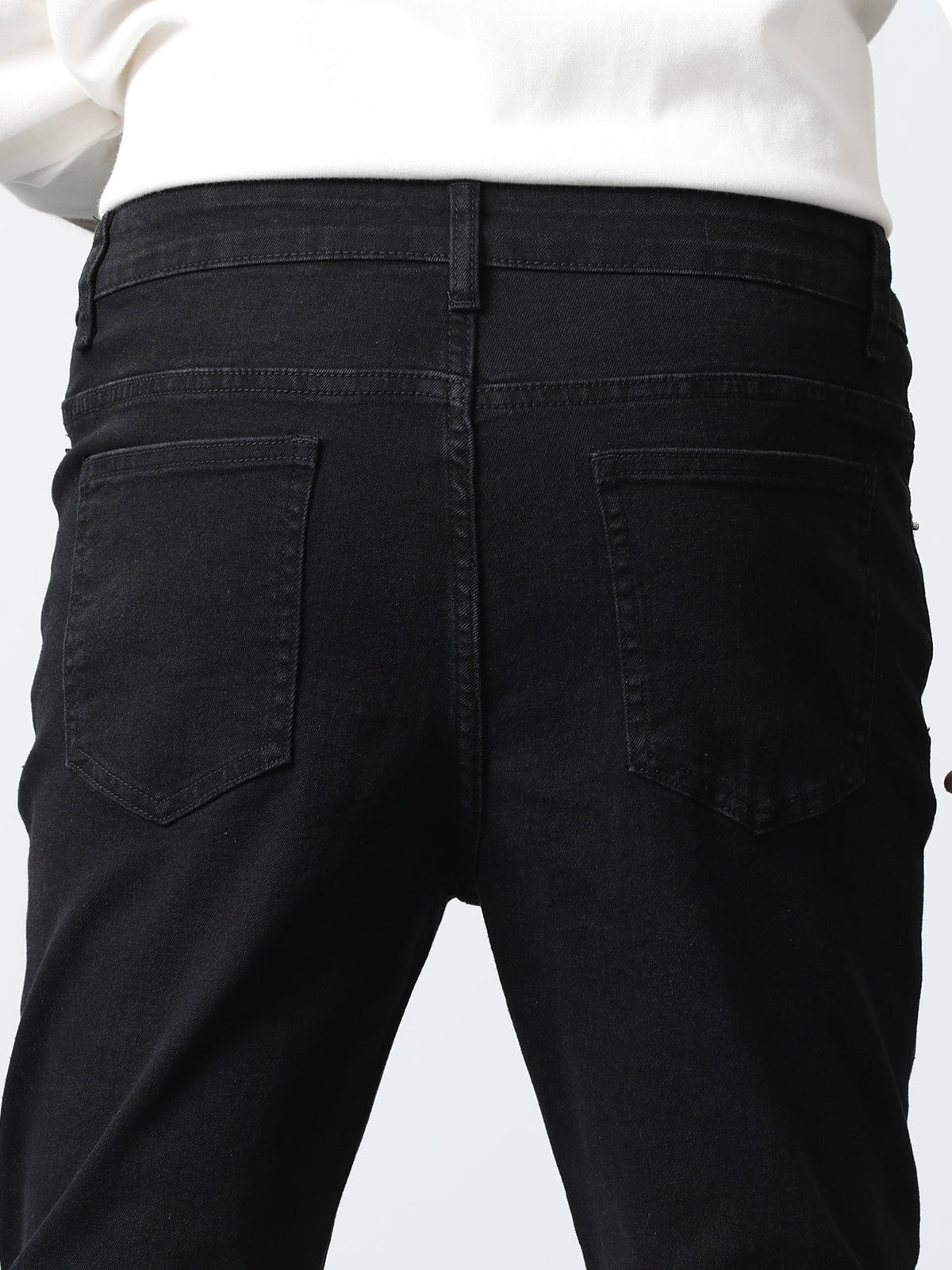 Skinny jeans for men with a slim leg down to the ankle, five pockets and a zip fly - view 4
