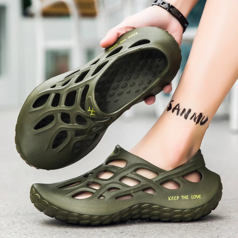 Men's EVA clogs with lattice cut-outs across the instep, closed heel and thick knobbly sole - view 3