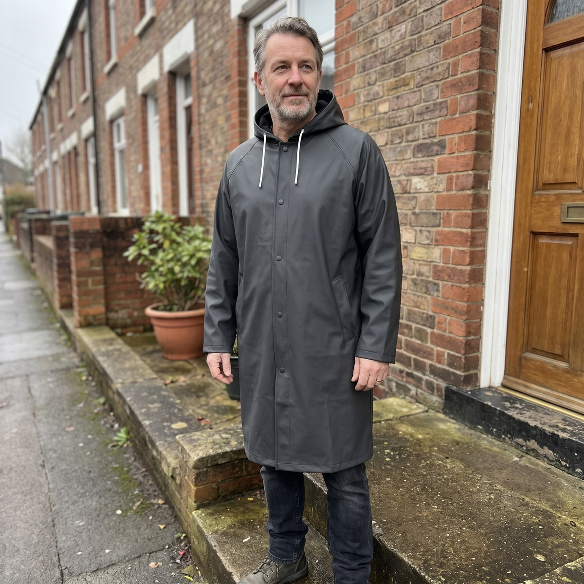 Men's long hooded raincoat with press studs - view 2