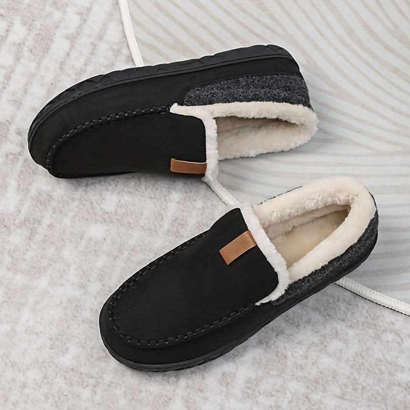 Men's moccasin slippers with a plush lining and rubber sole