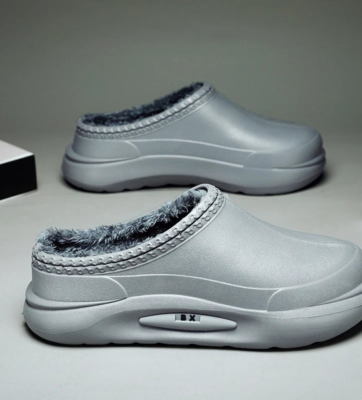 Men's plush-lined clogs with a smooth closed toe, open back and thick sole - grey