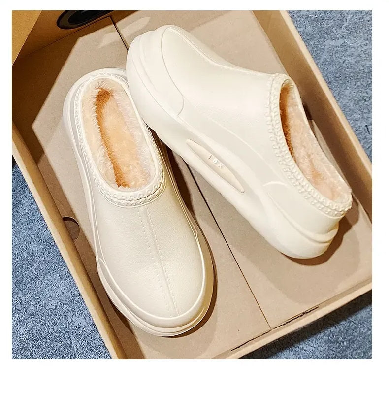 Men's plush-lined clogs with a smooth closed toe, open back and thick sole - view 5