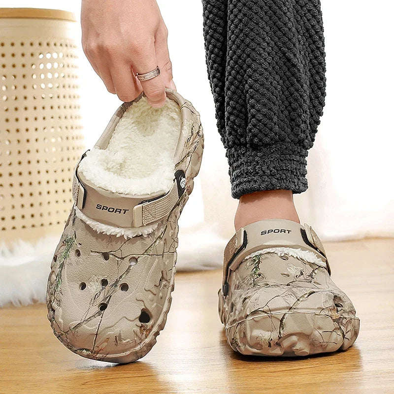 Men's plush-lined garden clogs with a twig print and pivoting heel strap - view 2