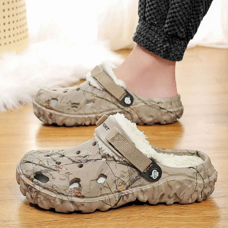 Men's plush-lined garden clogs with a twig print and pivoting heel strap - view 3