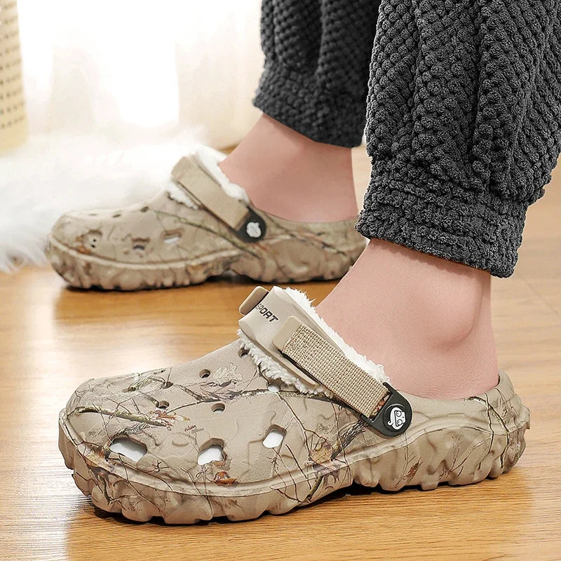 Men's plush-lined garden clogs with a twig print and pivoting heel strap - view 4
