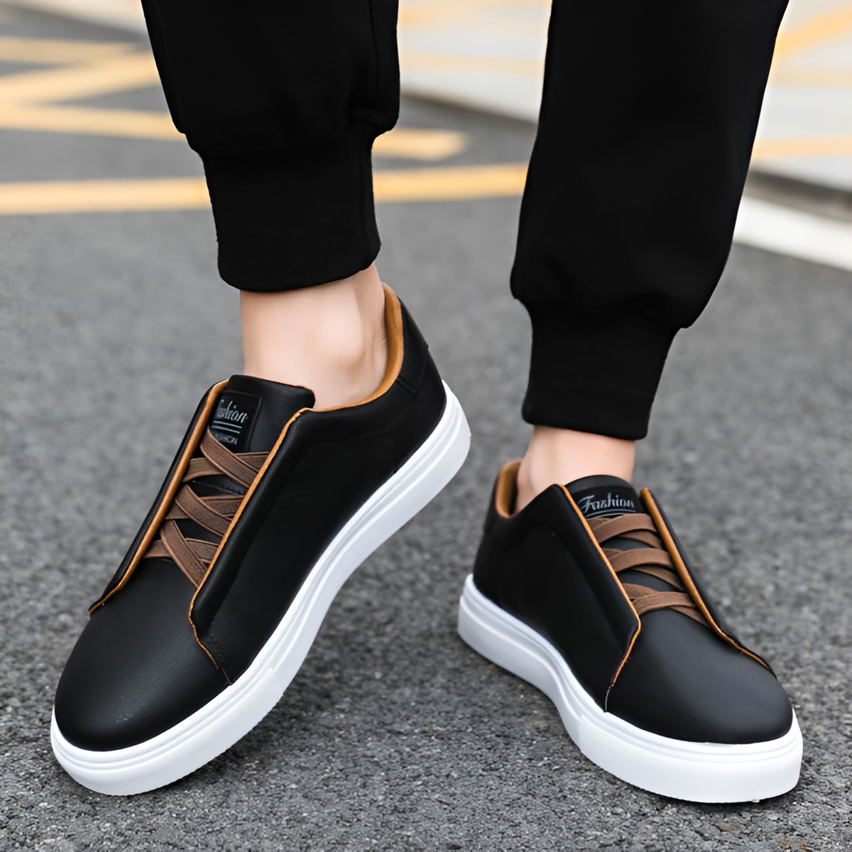 Men's slip-on trainers in faux leather with elastic laces