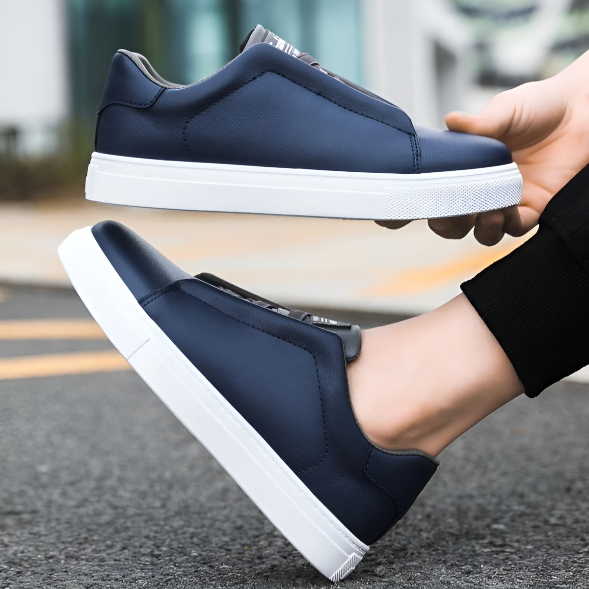 Men's slip-on trainers in faux leather with elastic laces