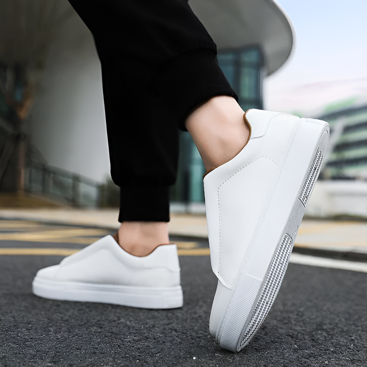 Men's slip-on trainers in faux leather with elastic laces