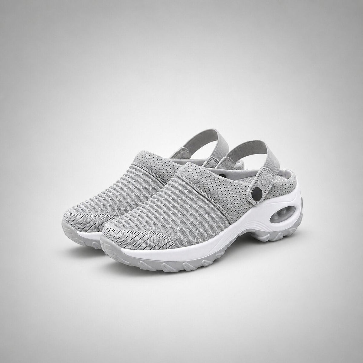 Mesh clogs with arch support, an air sole and heel strap for women and men - light grey