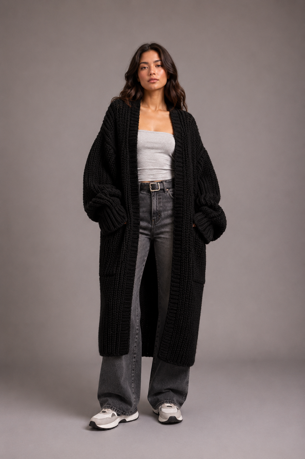 Women's oversized longline cardigan in a chunky knit with an open front and pockets - black