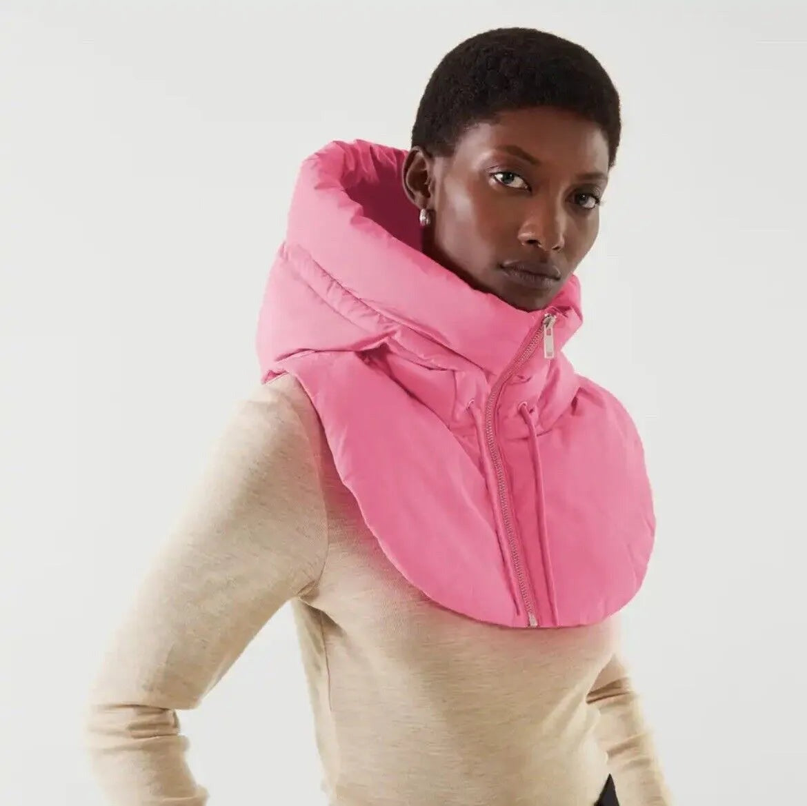Women's padded hooded scarf with high collar, zip and drawstring - pink