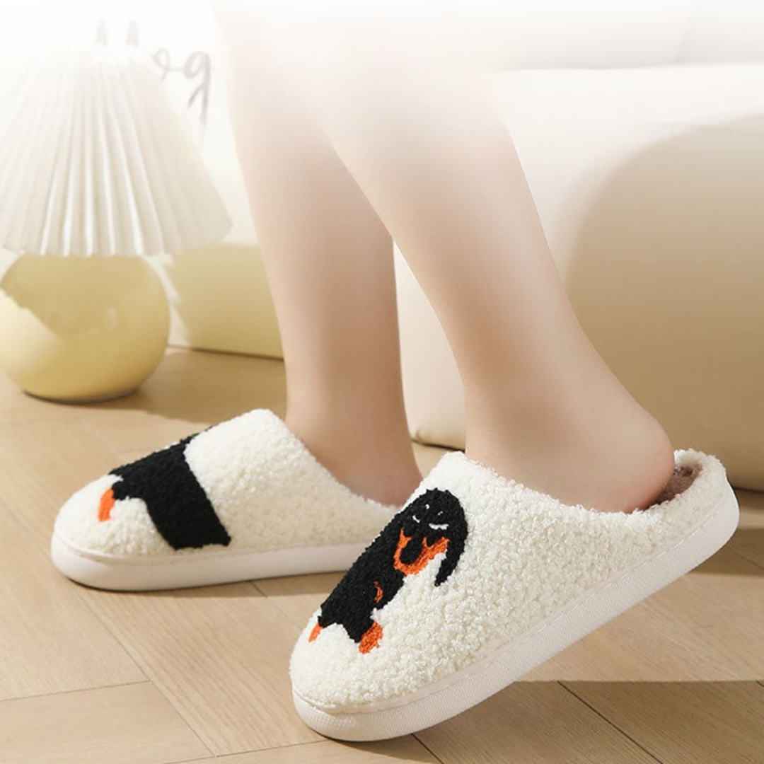 Embroidered dog and cat slippers in teddy fleece