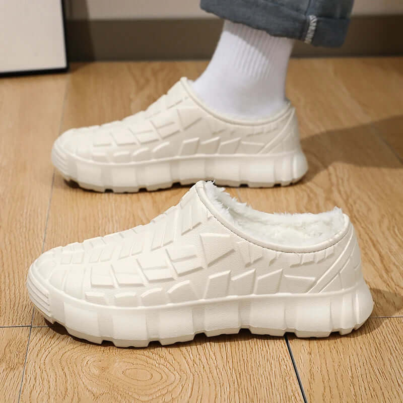 Platform slippers in EVA with a tread-pattern upper and plush lining - view 5