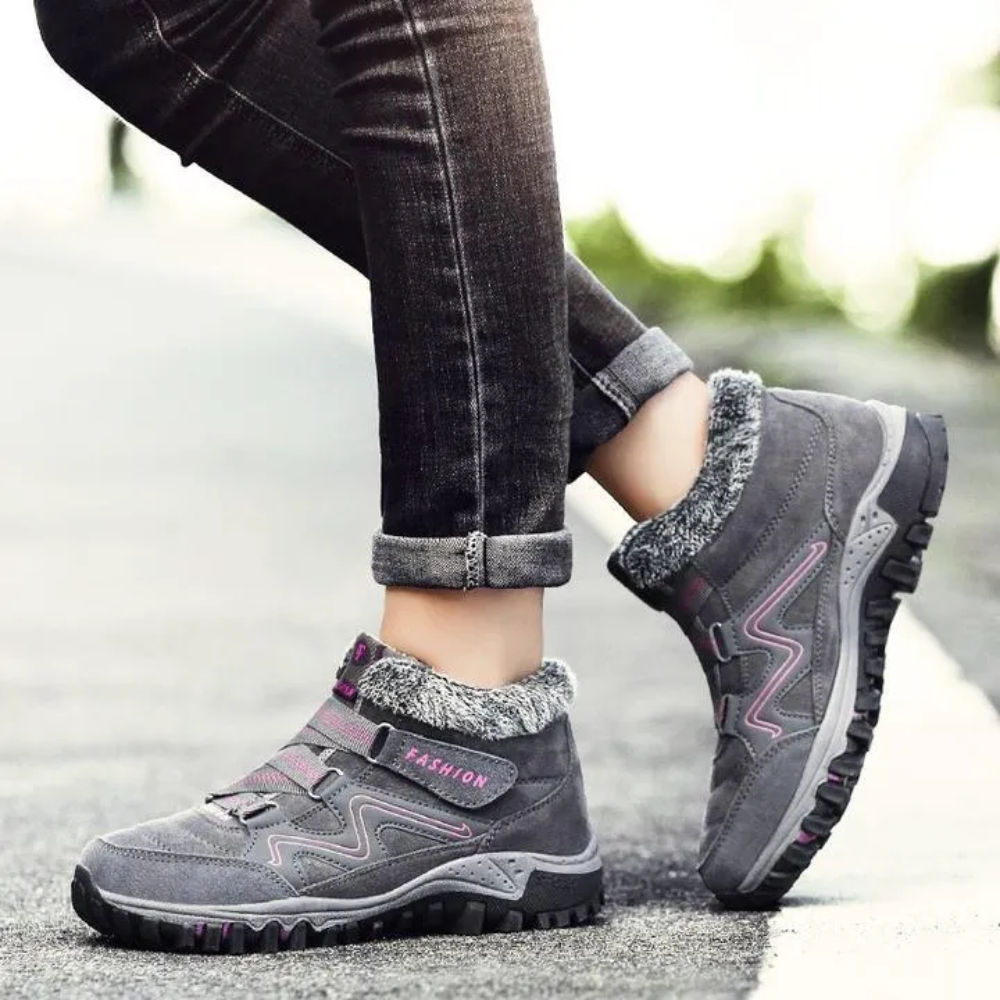 Women's plush-lined winter trainers with hook-and-loop straps