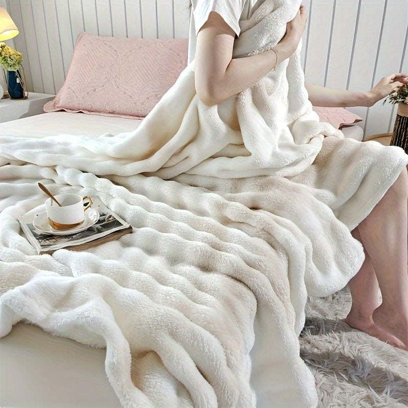 Plush throw with ribbed relief and a tie-dye effect - view 5