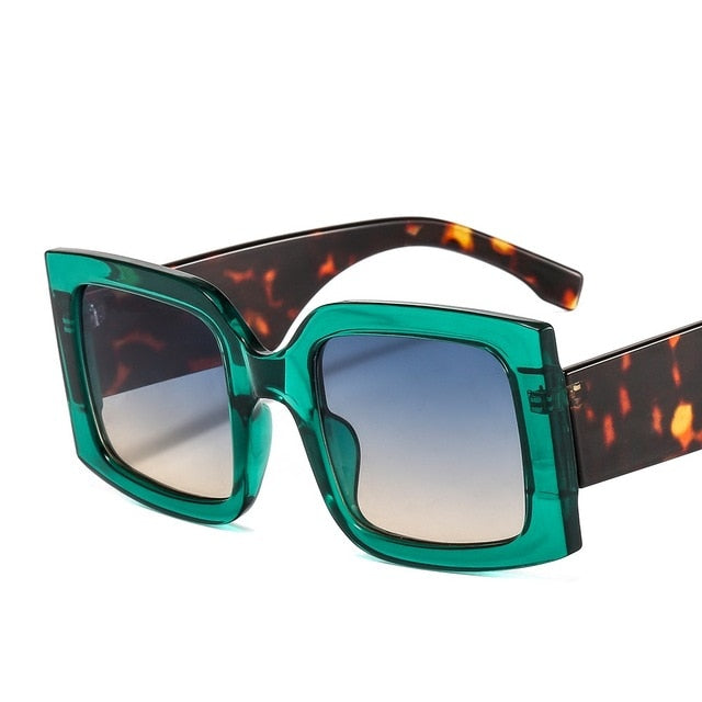 Women's Riley Square Sunglasses – Elegant UV400 Style – front view