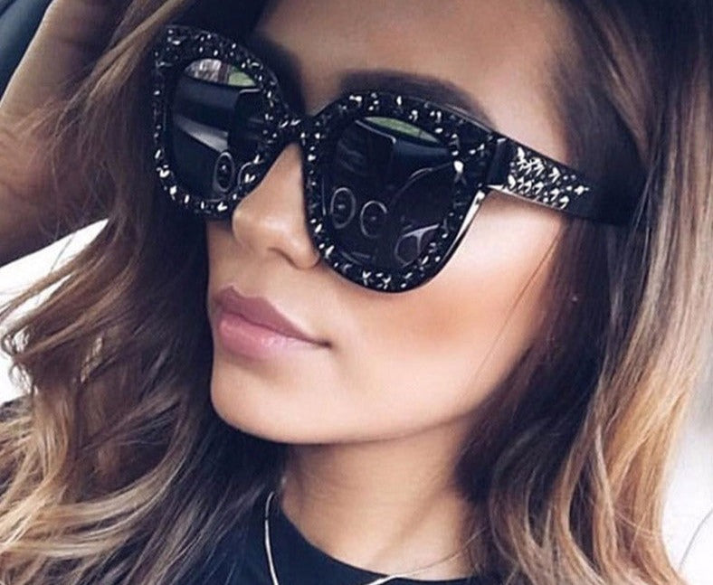 Luxury Sunglasses – Leon Stylish Travel Everyday – back view