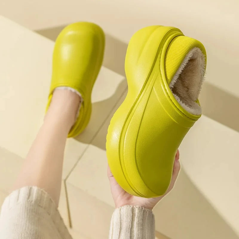 Platform slippers with water-repellent shell, plush lining and ribbed collar - view 5