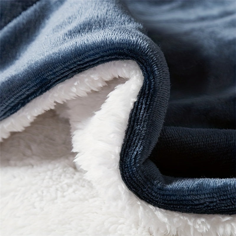 Reversible sherpa throw with flannel fleece - view 3