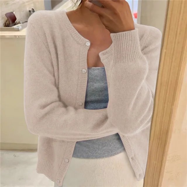 Women's short fine knit cardigan with a crew neck and small buttons - ecru