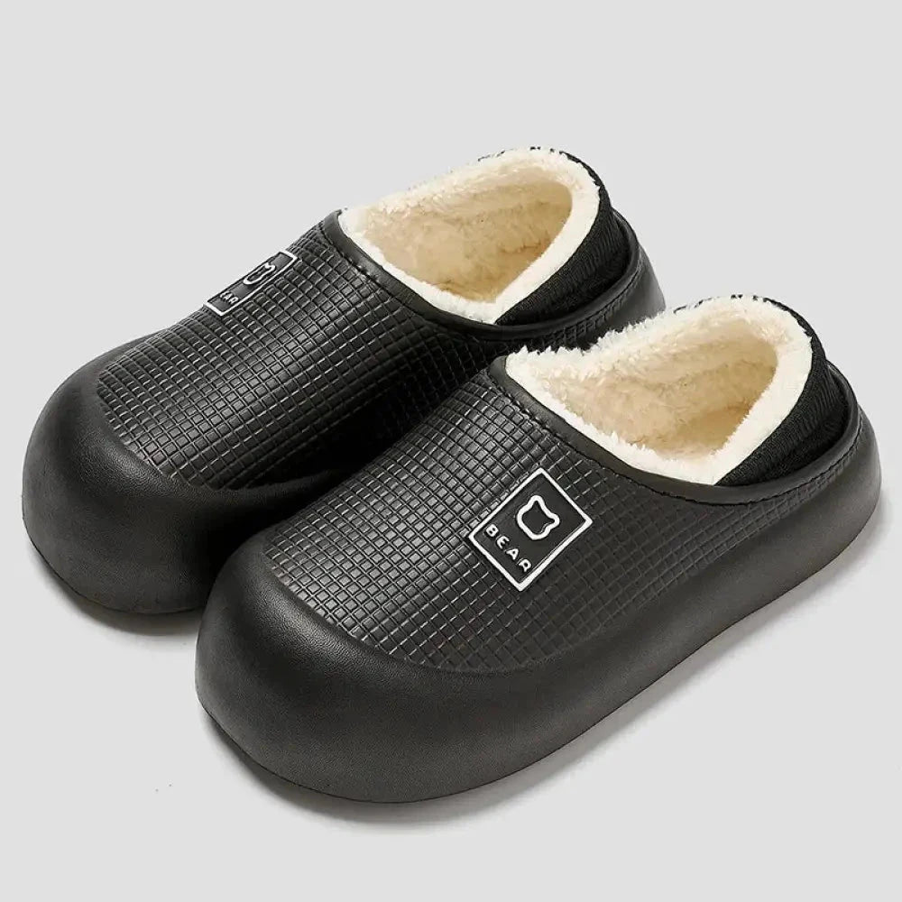 Slippers with a water-repellent grid-textured shell, plush lining and thick sole - black
