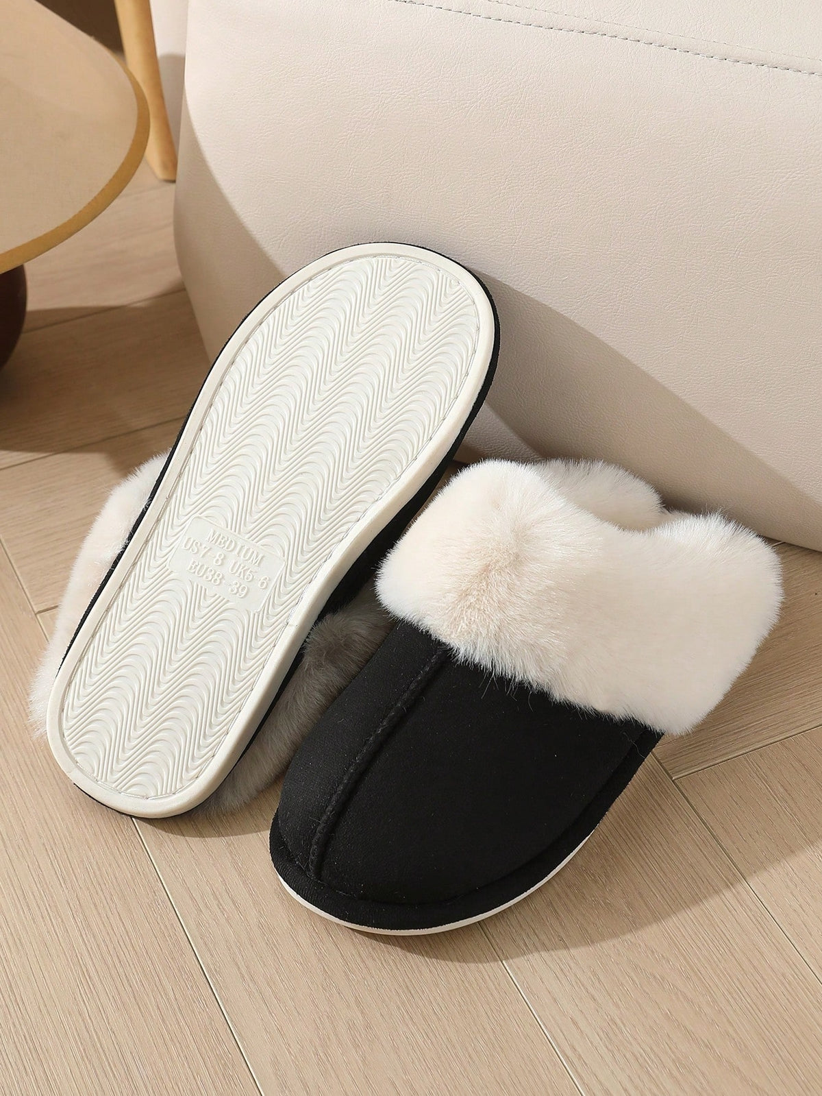 Women's slippers in suede look with a wide fold-over faux fur collar and a light sole - view 14