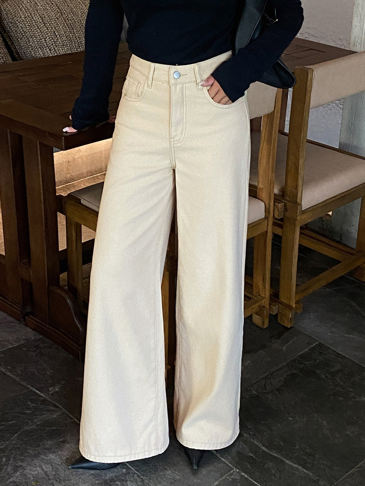 Thermal lined jeans for women in ecru with a straight, roomy leg - ecru