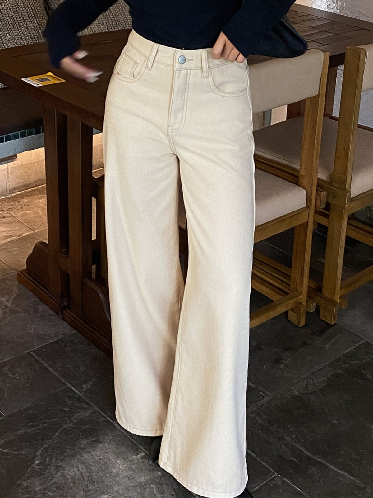 Thermal lined jeans for women in ecru with a straight, roomy leg - view 4