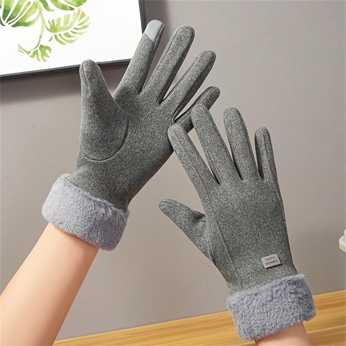 Touchscreen gloves for women in a suede look with a plush cuff - grey
