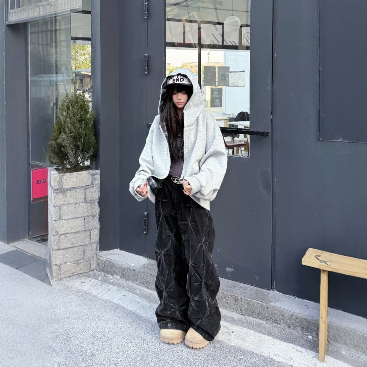 Wide baggy jeans with a pleated crinkle texture and waxed finish - view 4