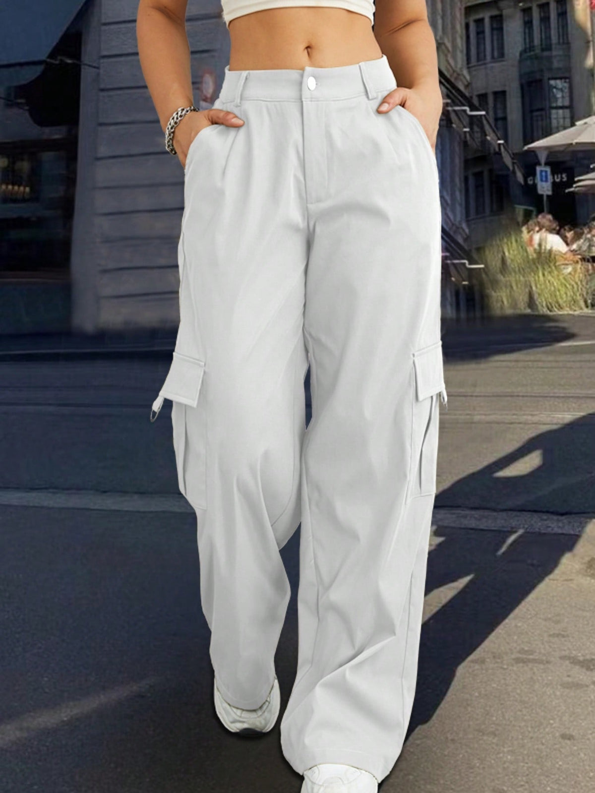 Wide leg cargo trousers for women with high waist, side flap pockets and a long straight leg - white