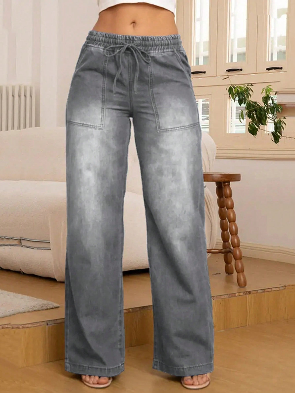 Wide leg jeans for women with an elastic drawstring waist and patch pockets - grey