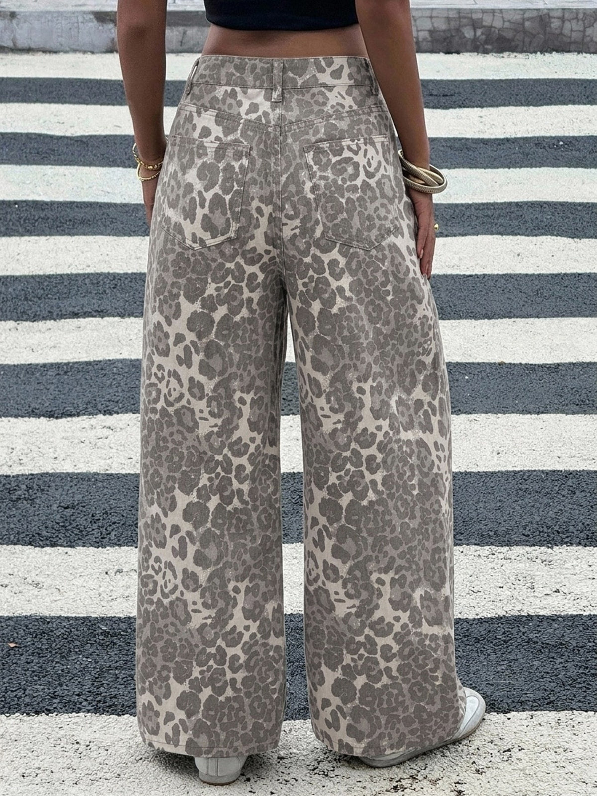 Leopard print jeans for women in cotton denim with a wide straight leg - light grey