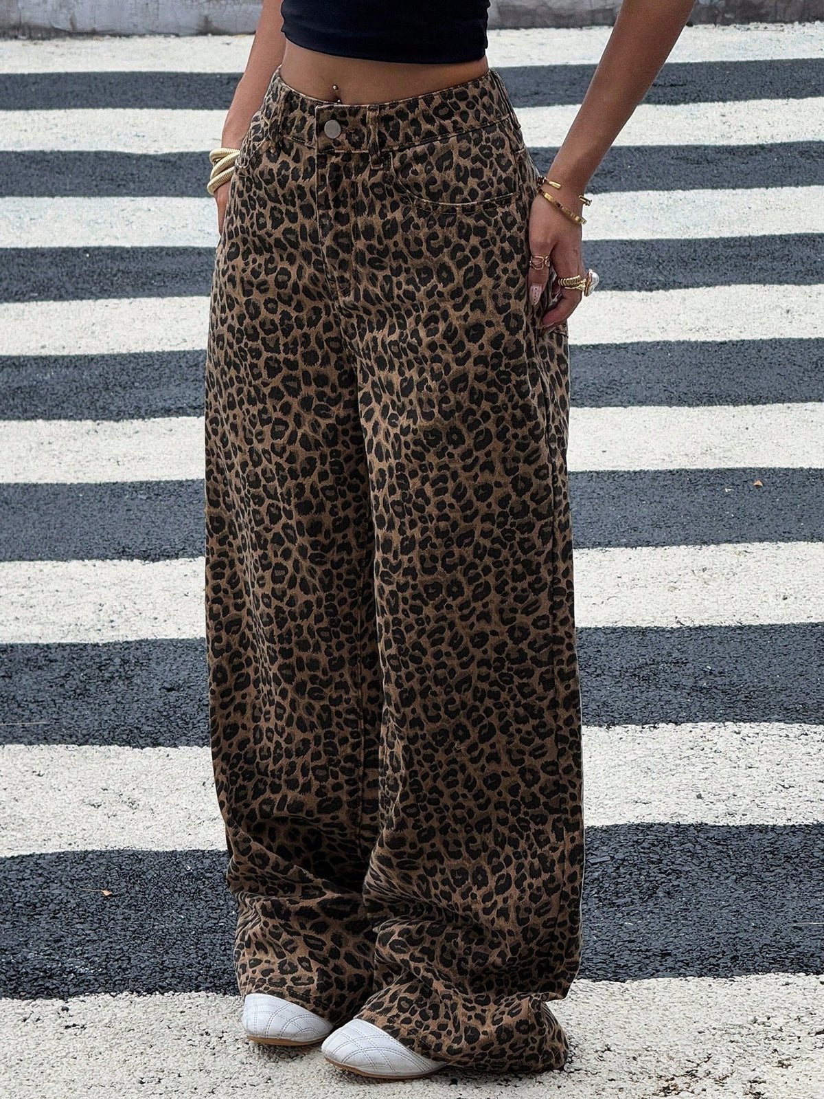 Leopard print jeans for women in cotton denim with a wide straight leg - view 9
