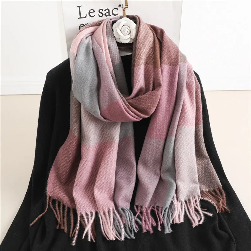 Women's woven checked scarf with fringe at both ends - pink block check