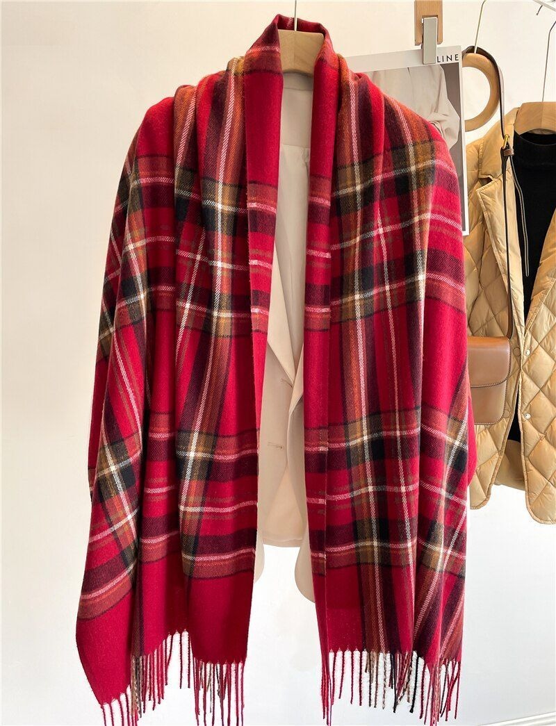 Women's woven checked scarf with fringe at both ends - red tartan