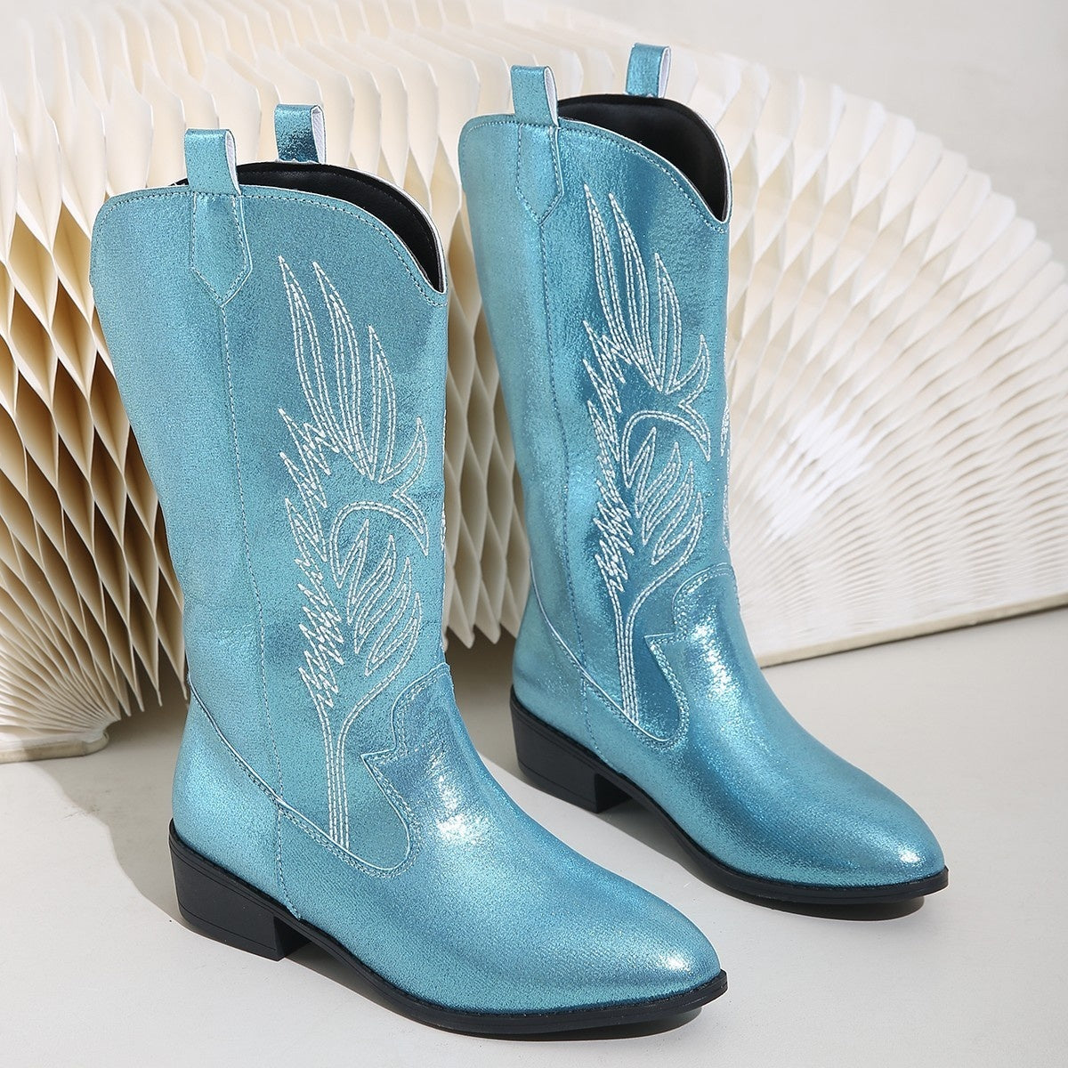 Women's cowboy boots with an embroidered motif on the shaft, pointed toe and block heel - view 12