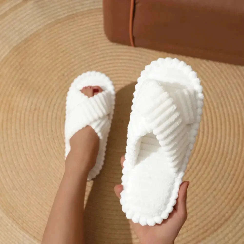 Mule slippers with cross straps in ribbed plush, open toe and light sole - white